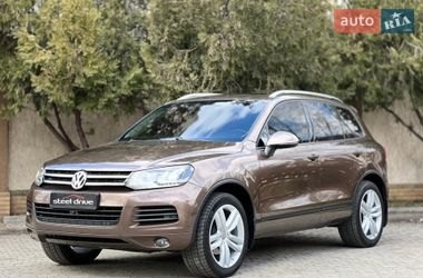 Внедорожник / Кроссовер Volkswagen Touareg 2014 в Николаеве