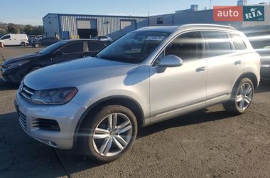 Позашляховик / Кросовер Volkswagen Touareg 2013 в Полтаві