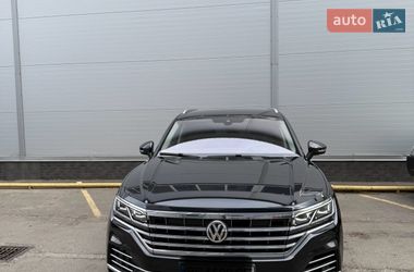 Внедорожник / Кроссовер Volkswagen Touareg 2018 в Николаеве