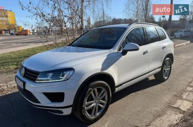 Внедорожник / Кроссовер Volkswagen Touareg 2017 в Киеве