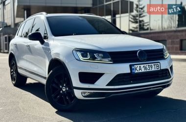 Внедорожник / Кроссовер Volkswagen Touareg 2016 в Киеве