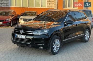 Внедорожник / Кроссовер Volkswagen Touareg 2013 в Хмельницком