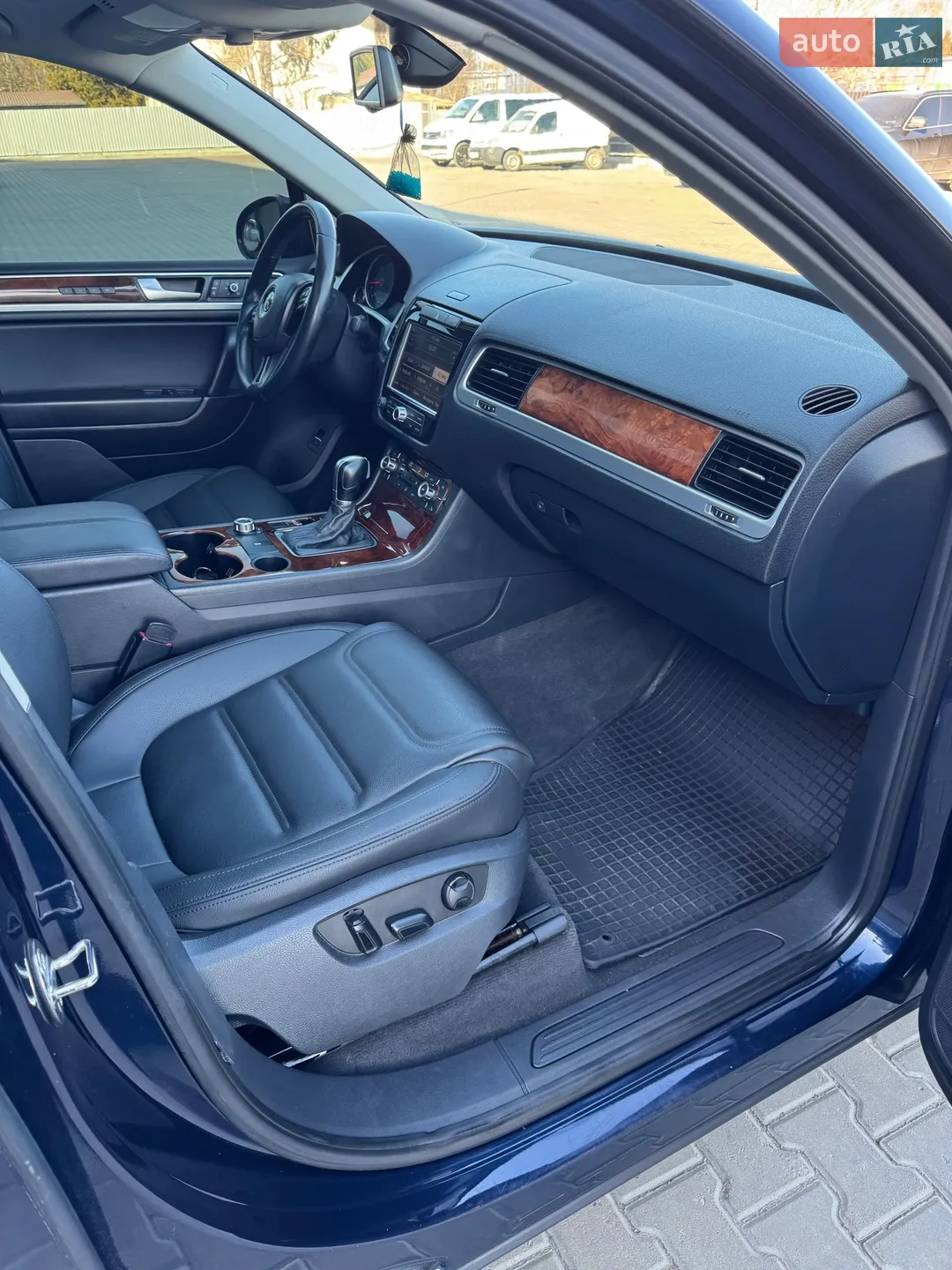 2013 Volkswagen Touareg - мініатюра 17
