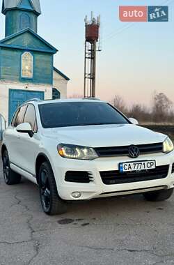 Внедорожник / Кроссовер Volkswagen Touareg 2011 в Черкассах
