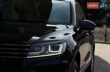 Внедорожник / Кроссовер Volkswagen Touareg 2016 в Одессе