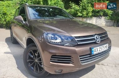Внедорожник / Кроссовер Volkswagen Touareg 2013 в Киеве