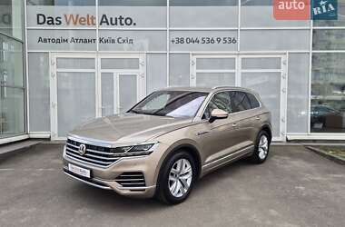 Внедорожник / Кроссовер Volkswagen Touareg 2019 в Киеве
