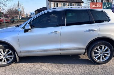 Внедорожник / Кроссовер Volkswagen Touareg 2010 в Ладыжине