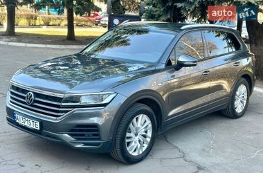 Внедорожник / Кроссовер Volkswagen Touareg 2020 в Киеве