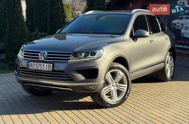 Внедорожник / Кроссовер Volkswagen Touareg 2016 в Сваляве