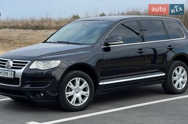 Позашляховик / Кросовер Volkswagen Touareg 2008 в Рівному