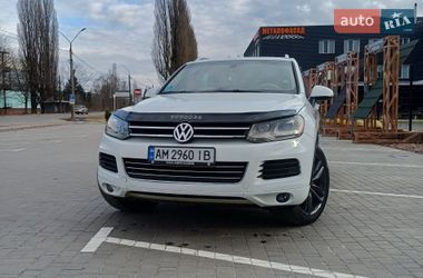 Внедорожник / Кроссовер Volkswagen Touareg 2012 в Житомире