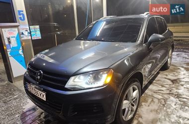 Внедорожник / Кроссовер Volkswagen Touareg 2011 в Днепре