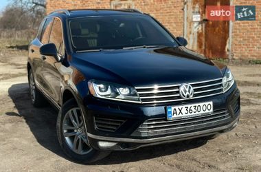 Внедорожник / Кроссовер Volkswagen Touareg 2015 в Краснограде