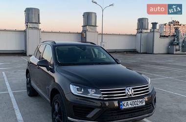 Внедорожник / Кроссовер Volkswagen Touareg 2017 в Киеве