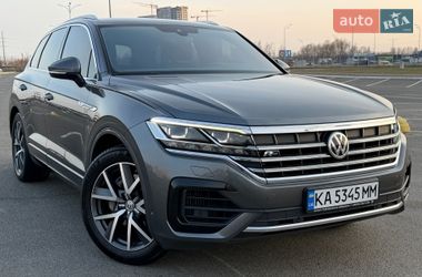 Внедорожник / Кроссовер Volkswagen Touareg 2018 в Киеве