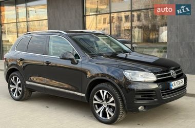 Внедорожник / Кроссовер Volkswagen Touareg 2012 в Ужгороде