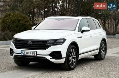 Позашляховик / Кросовер Volkswagen Touareg 2018 в Дніпрі