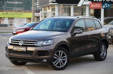 Внедорожник / Кроссовер Volkswagen Touareg 2012 в Харькове