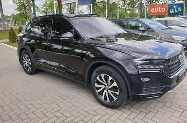 Внедорожник / Кроссовер Volkswagen Touareg 2018 в Николаеве