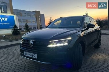 Позашляховик / Кросовер Volkswagen Touareg 2020 в Рівному