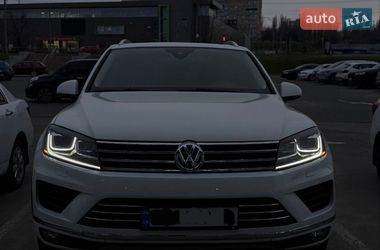 Внедорожник / Кроссовер Volkswagen Touareg 2016 в Кривом Роге