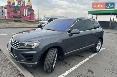 Внедорожник / Кроссовер Volkswagen Touareg 2015 в Полтаве