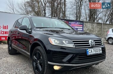 Внедорожник / Кроссовер Volkswagen Touareg 2015 в Черкассах