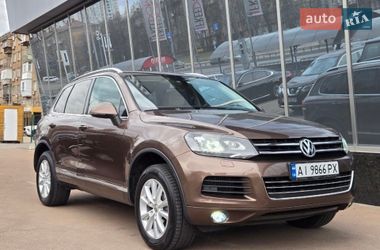 Позашляховик / Кросовер Volkswagen Touareg 2013 в Києві