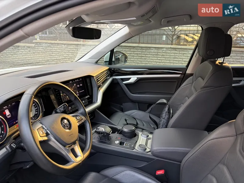Volkswagen Touareg 2020 VIN WVGZZZCRZLD036292 фото оголошення 14 з 52