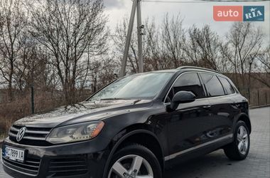 Позашляховик / Кросовер Volkswagen Touareg 2012 в Рівному