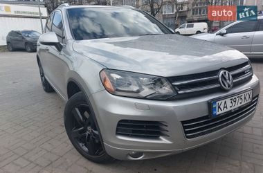 Внедорожник / Кроссовер Volkswagen Touareg 2011 в Киеве