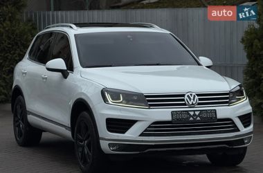 Позашляховик / Кросовер Volkswagen Touareg 2015 в Івано-Франківську