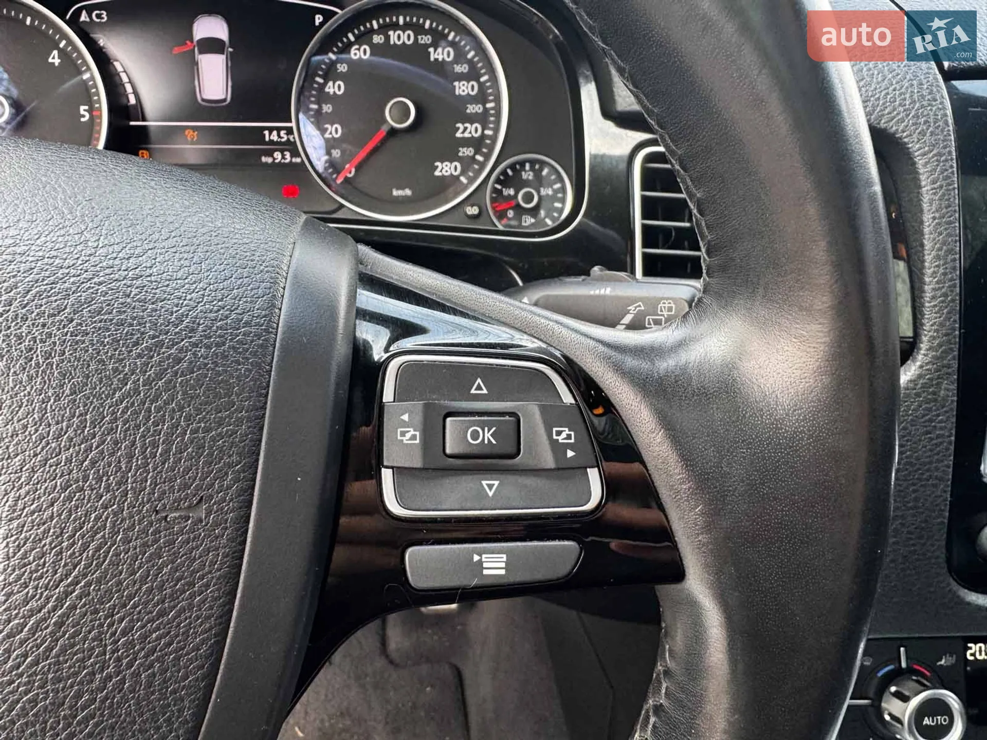 2011 Volkswagen Touareg - мініатюра 27
