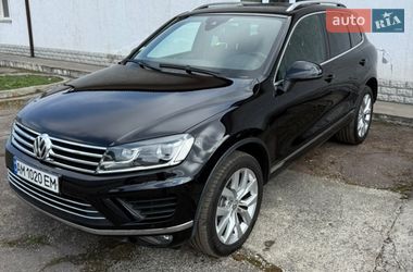 Позашляховик / Кросовер Volkswagen Touareg 2015 в Житомирі