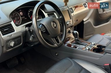 Позашляховик / Кросовер Volkswagen Touareg 2016 в Одесі