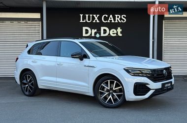 Внедорожник / Кроссовер Volkswagen Touareg 2020 в Киеве