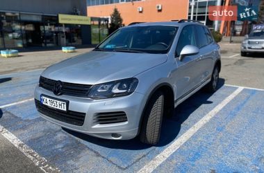Позашляховик / Кросовер Volkswagen Touareg 2011 в Києві