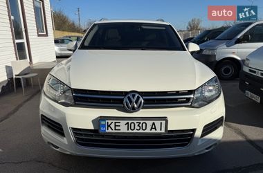 Позашляховик / Кросовер Volkswagen Touareg 2011 в Запоріжжі