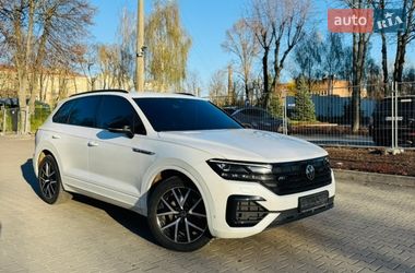 Позашляховик / Кросовер Volkswagen Touareg 2021 в Києві