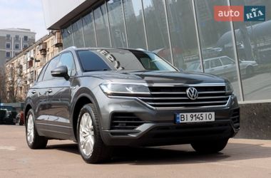 Внедорожник / Кроссовер Volkswagen Touareg 2018 в Киеве
