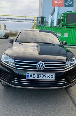 Внедорожник / Кроссовер Volkswagen Touareg 2015 в Виннице