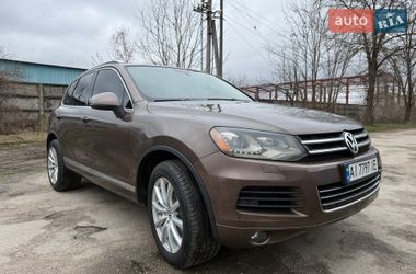 Внедорожник / Кроссовер Volkswagen Touareg 2012 в Богуславе