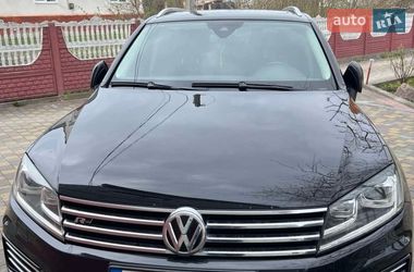 Внедорожник / Кроссовер Volkswagen Touareg 2015 в Перемышлянах