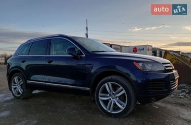 Внедорожник / Кроссовер Volkswagen Touareg 2012 в Хусте