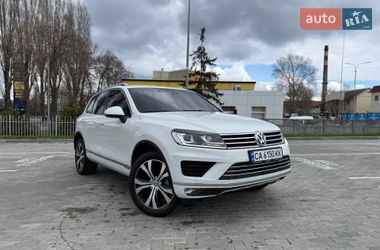 Внедорожник / Кроссовер Volkswagen Touareg 2016 в Черкассах