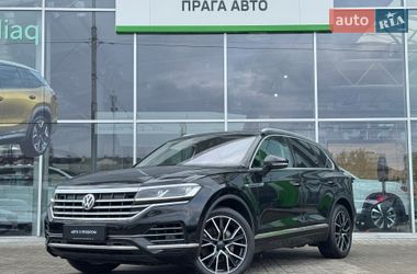 Внедорожник / Кроссовер Volkswagen Touareg 2020 в Киеве