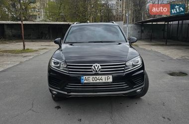 Позашляховик / Кросовер Volkswagen Touareg 2016 в Дніпрі