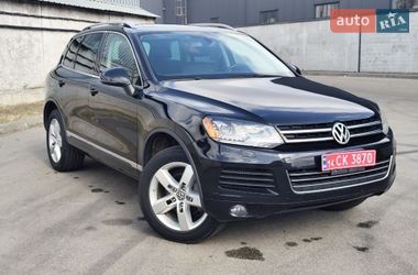 Внедорожник / Кроссовер Volkswagen Touareg 2011 в Киеве