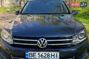 Внедорожник / Кроссовер Volkswagen Touareg 2013 в Николаеве